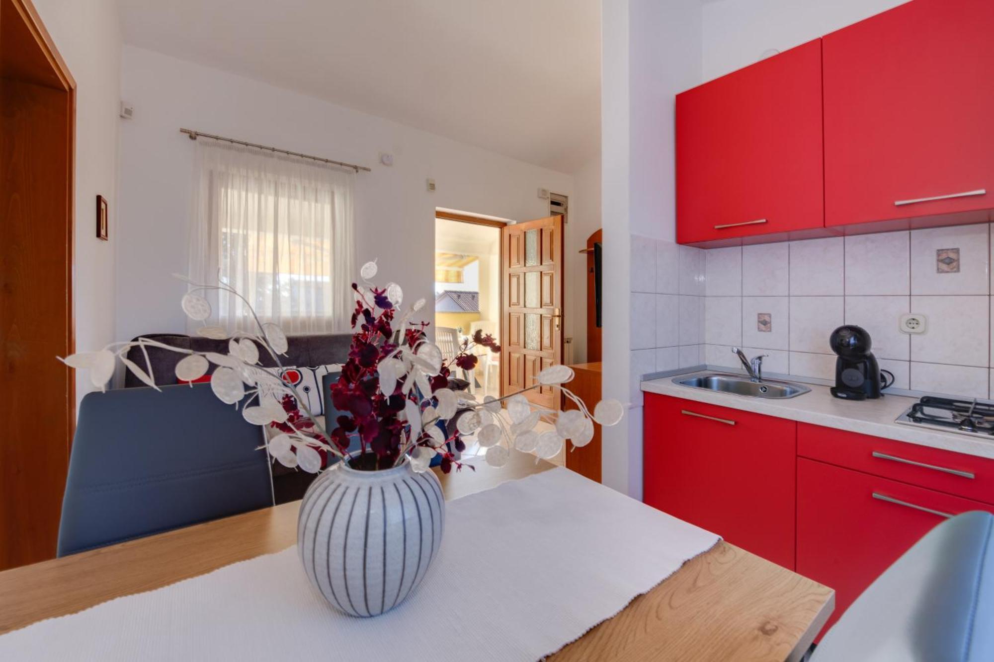 Villa Livia With Three Nice Apartments, Swimming Pool, Childrens Playground, Barbecue And Free Parking Ližnjan Eksteriør bilde